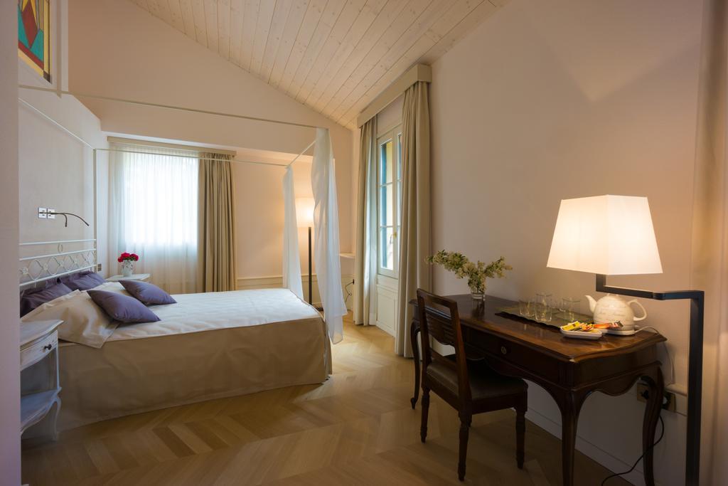 Relais Di Villa Adinolfi Annone di Brianza 객실 사진